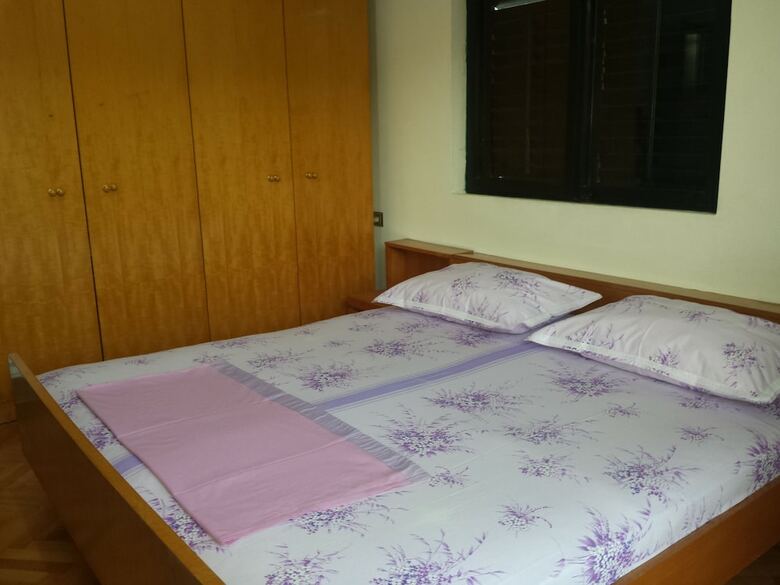Hostal Hoxha Rooms
