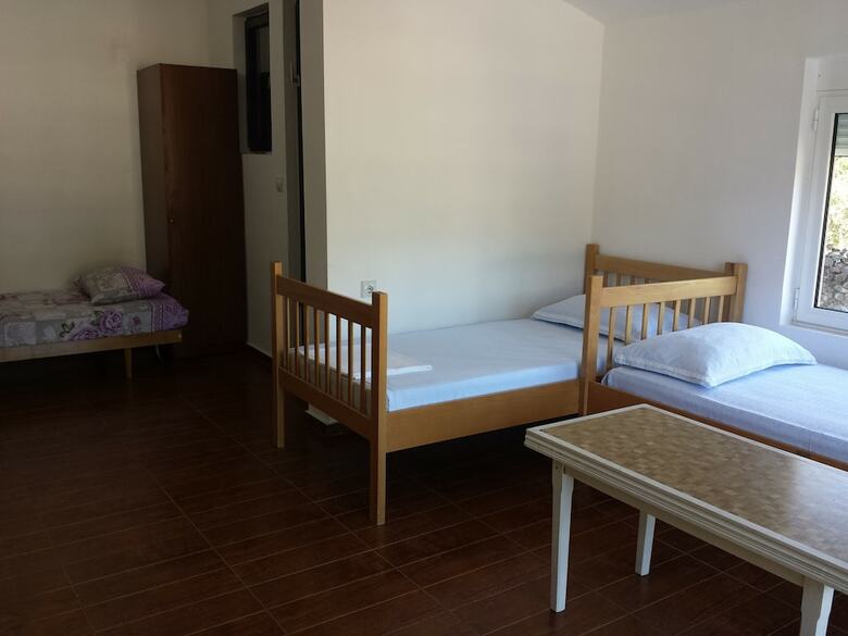 Hostal Hoxha Rooms