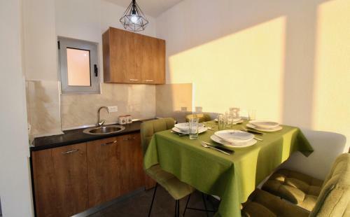 Hostal Apartments Komina
