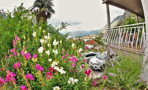 Hostal Quarrybay House
