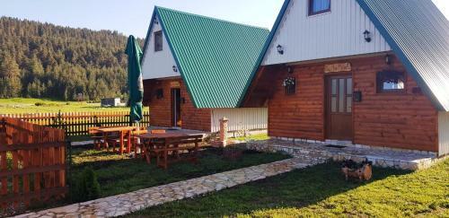 Family Home Mikovi?