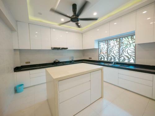 Glass House Tmn Nordin