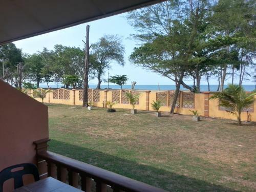 Hostal Cempaka Beach Resort