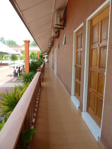 Hostal Cempaka Beach Resort