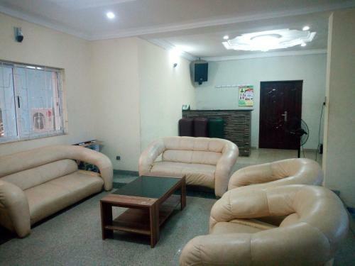 No 19 Hotel And Lounge