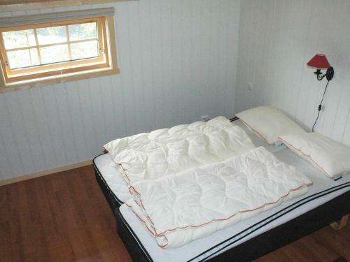 Two-bedroom Holiday Home In Lyngdal 2