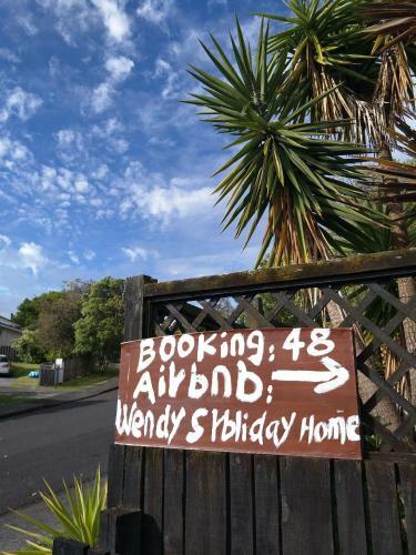 Hostal Wendy's Holiday Home