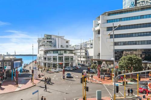 Premium 1br Apartment At Princes Wharf