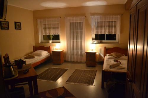 Hostal Hotelik - Modlin Airport