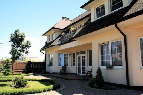 Hostal Hotelik - Modlin Airport
