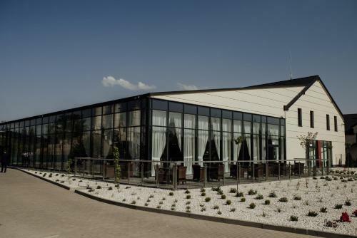Centrum Bankietowo - Hotelowe "per?a"