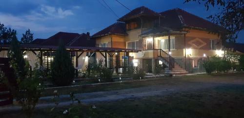 Hostal Pensiunea Magnolia Din Tismana