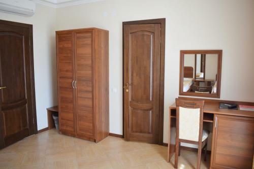 Hostal Avghust Guest House