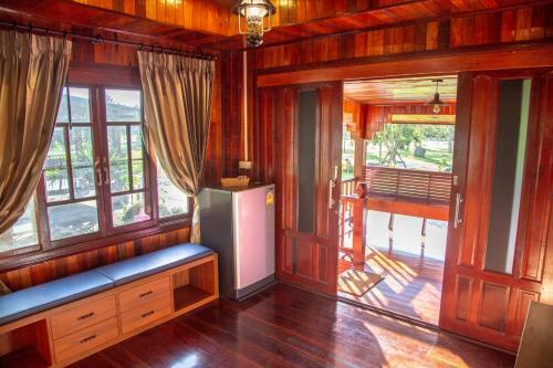 Hotel Phuphayot Resort