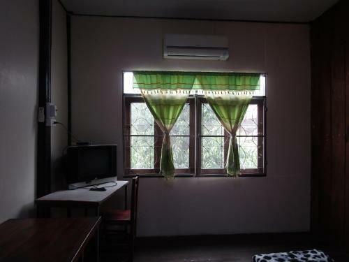 Hostal Ban Kru Ching Guesthouse