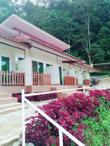 Hotel Buran Phucheefah Resort