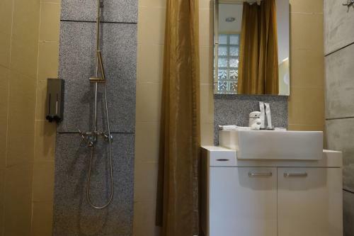 823 Tourist Hotel