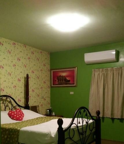 Light And Shadow B&B