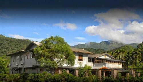 Jiji Village Villa B&B