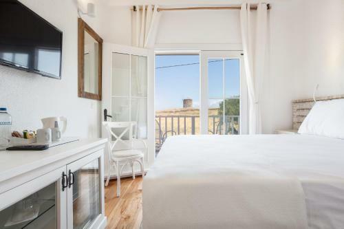 Cunda Pur Beyaz Hotel