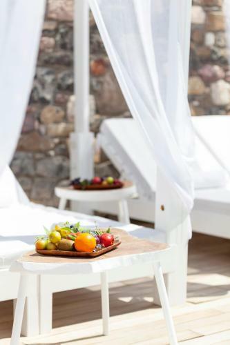Cunda Pur Beyaz Hotel