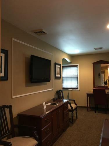 Whitman Motor Lodge