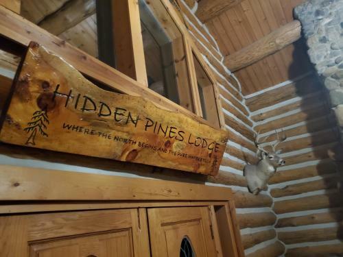 Lodge Waterfront Hidden Pines Log Cabin