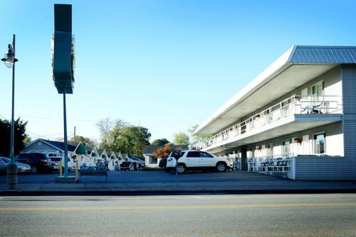Hotel Adoba� Lockview