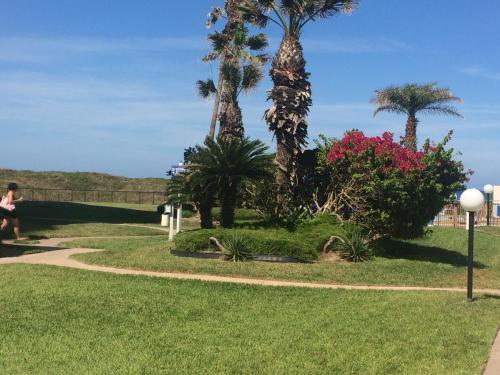 Beachside Condo Sleeps 6