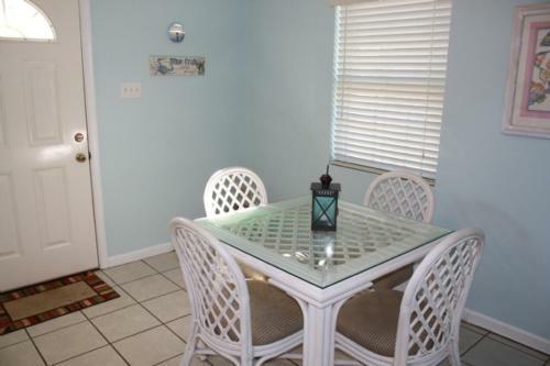 Two Palms #16831 Cottage