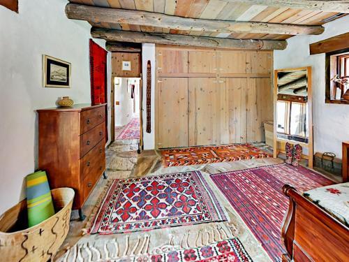 68 Winding Road House