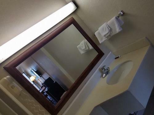 Attleboro Motor Inn