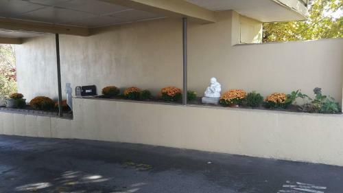 Attleboro Motor Inn