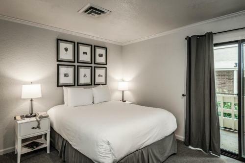 Hotel Cloverleaf Suites Overland Park