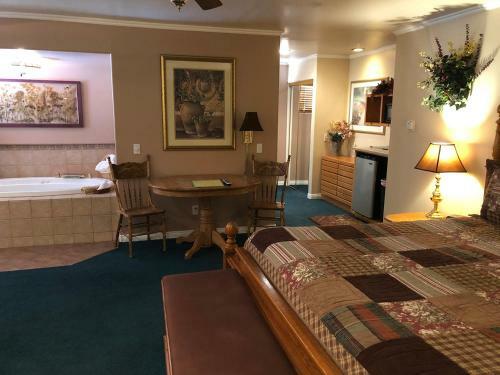 Giant Oaks Lodge