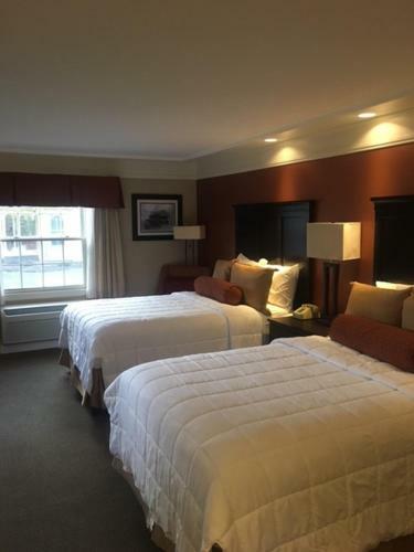 Hotel Kenyon Inn & Restaurant