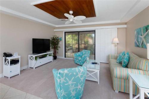 Apartamento East Gulf Condo #112