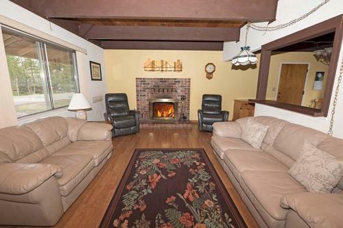 1627 Oneidas Street Home