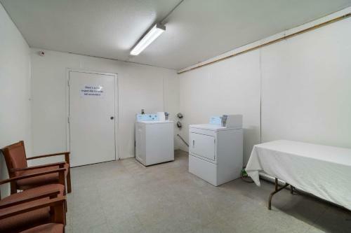 Hotel Motel 6 West Columbia Airport