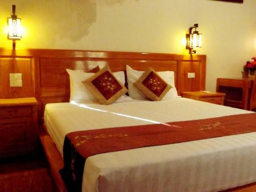 Riverside Homestay