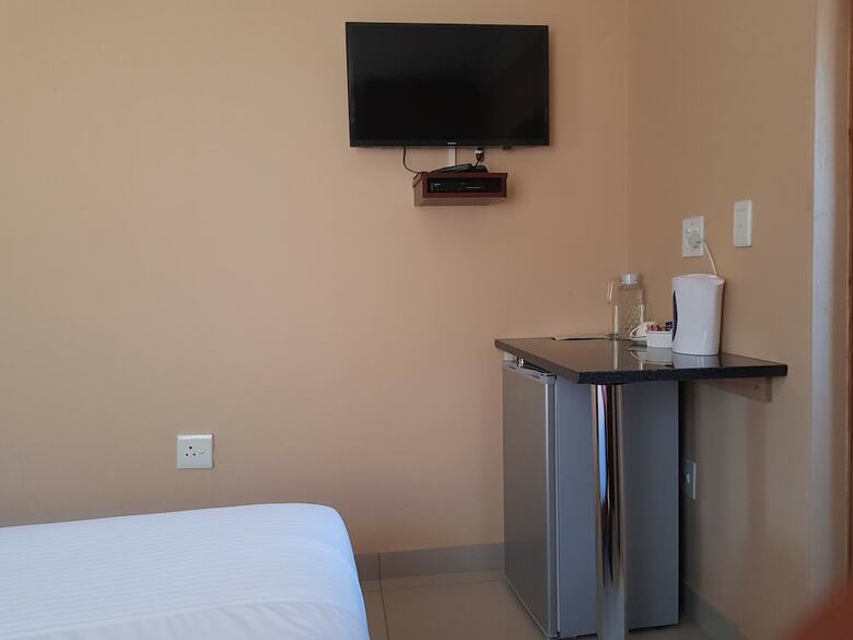 Hostal Ekuthuleni Guest House Vosloorus