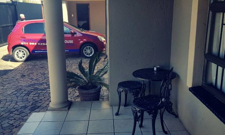 Hostal Ekuthuleni Guest House Vosloorus