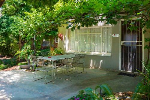 Hostal Morning Glory Cottages