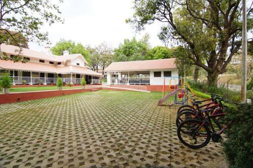 Hotel Mpt Karnikar Bungalow, Pachmarhi