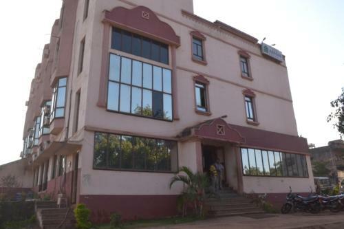 Hotel Adhar