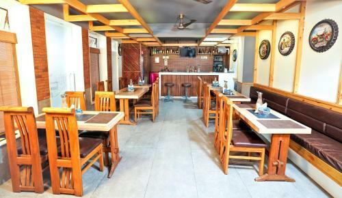 Mayur Hotel Bar And Restaurant