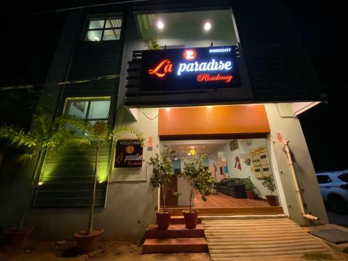 Hostal La Paradise Residency