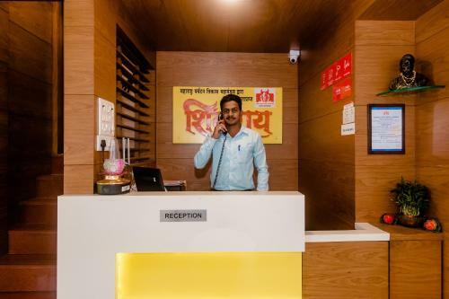 Oyo 26179 Hotel Shivrai