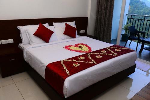 Hotel Palm Tree Leaf Munnar