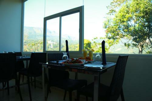 Hotel Palm Tree Leaf Munnar